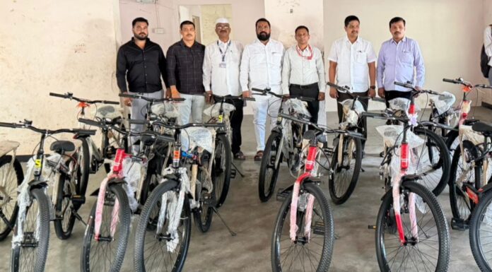 हिंजवडी सरपंच दातृत्वाचे होतयं जिल्हात कौतुक, सरपंच गणेश जांभुळकर यांच्याकडून विद्यार्थ्यांना २० सायकली