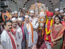 आळंदीहून ज्ञानेश्वरी पालखीचे विठू माऊली च्या गजरात प्रस्थान