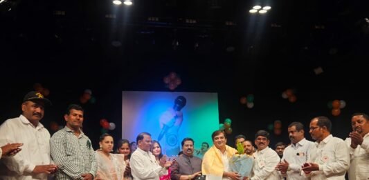 देशभक्तीपर गीतांनी रंगला ‘ऐ मेरे वतन के लोगो’ कार्यक्रम; पत्रकार असोसिएशनतर्फे स्वातंत्र्यदिनाला संगीतमय मानवंदना