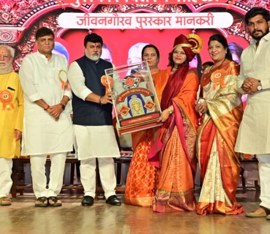 लक्ष्मीमाता जीवनगौरव पुरस्काराने निकिता मोघे गौरवित